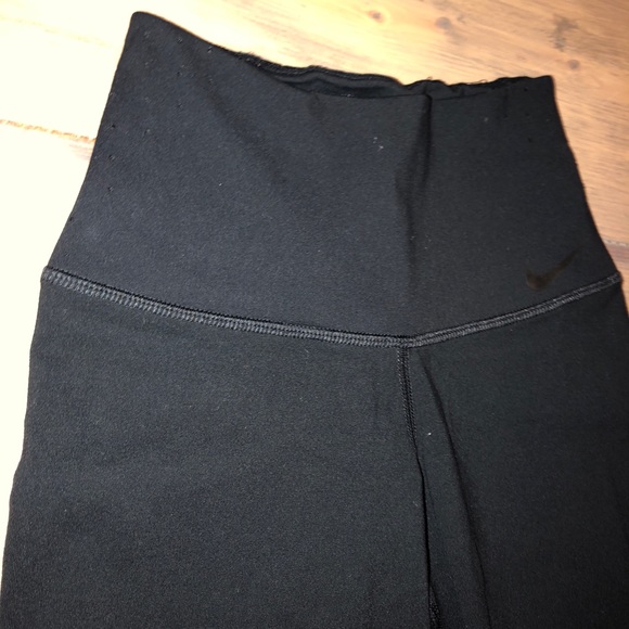 Size small  Nike Super High Rise Legging Capris - Picture 4 of 8